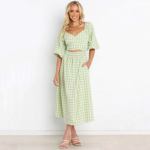 Petal & Pup Dresses & Skirts - Petal‎ & Pup Tana Smocked Wrap Midi Dress Size 2 Puff Sleeve Cottagecore Trad